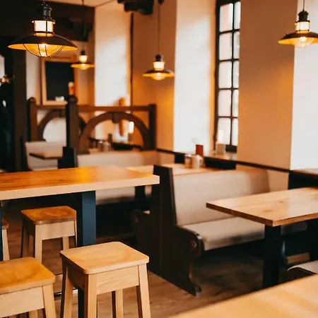 Отель Ratskeller & Restaurant *
