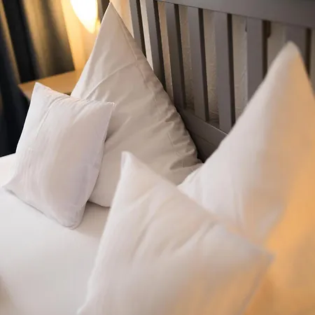 Ratskeller & Restaurant *