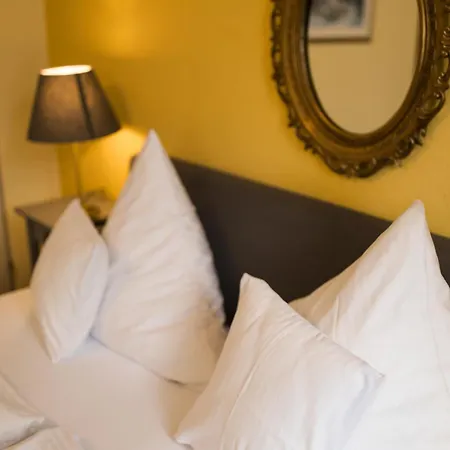 Ratskeller & Restaurant *