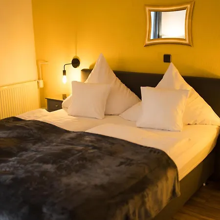 Ratskeller & Restaurant Hotel *