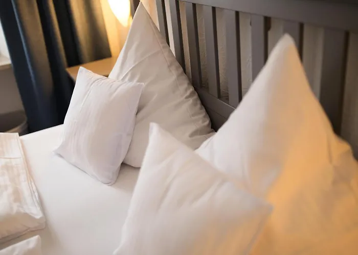 Ratskeller & Restaurant *