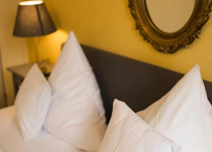 Ratskeller & Restaurant *